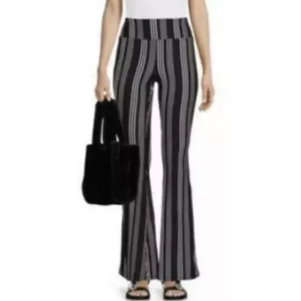 NWT Boho Juniors No Boundaries Black/white comfy soft knit flare pant